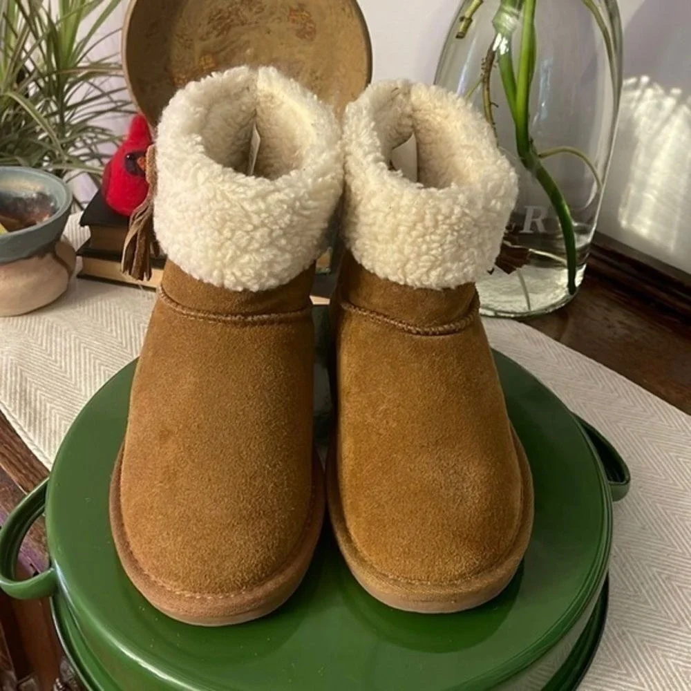 Minnetonka Chestnut Tan Leather Faux Fur Lined Boots Women's size 6 New‎ No Box